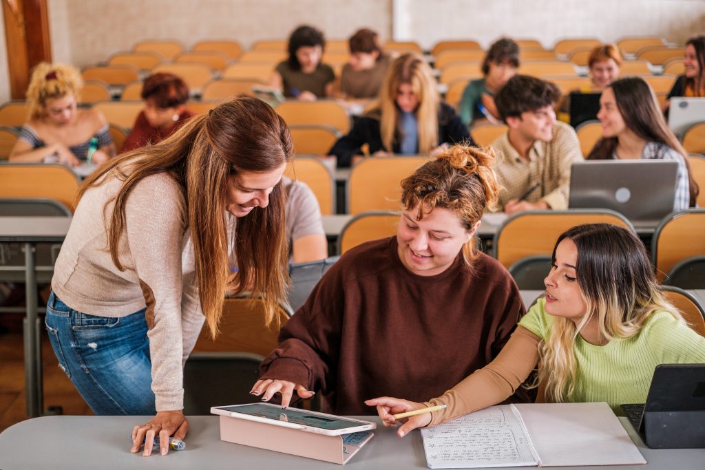 ¿Por qué estudiar Especialización en Pedagogía y Docencia Universitaria?